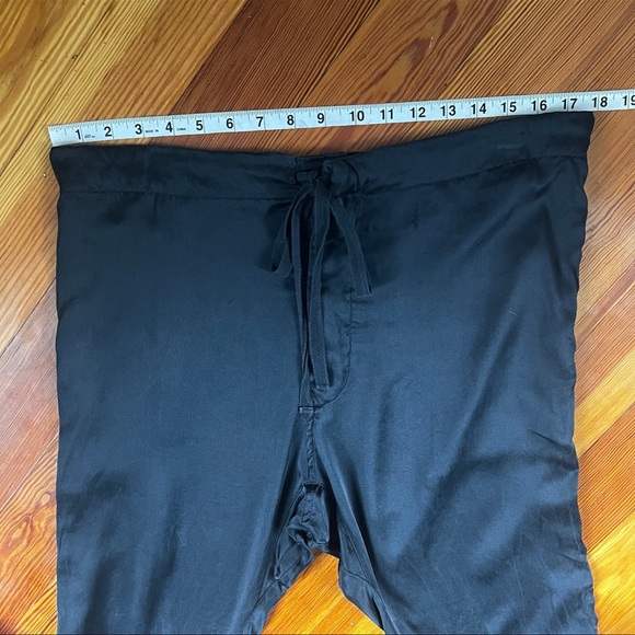 Kloni & the Krew Black Silk Cropped Pants - Picture 9 of 12